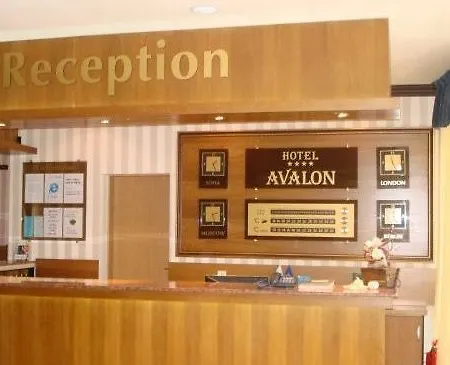 Отель Avalon